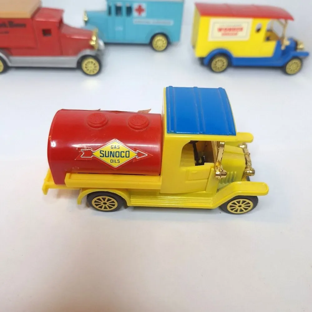 Reader's Digest Classic Trucks 4 diecast models Sunoco Wonder Bread NY Time